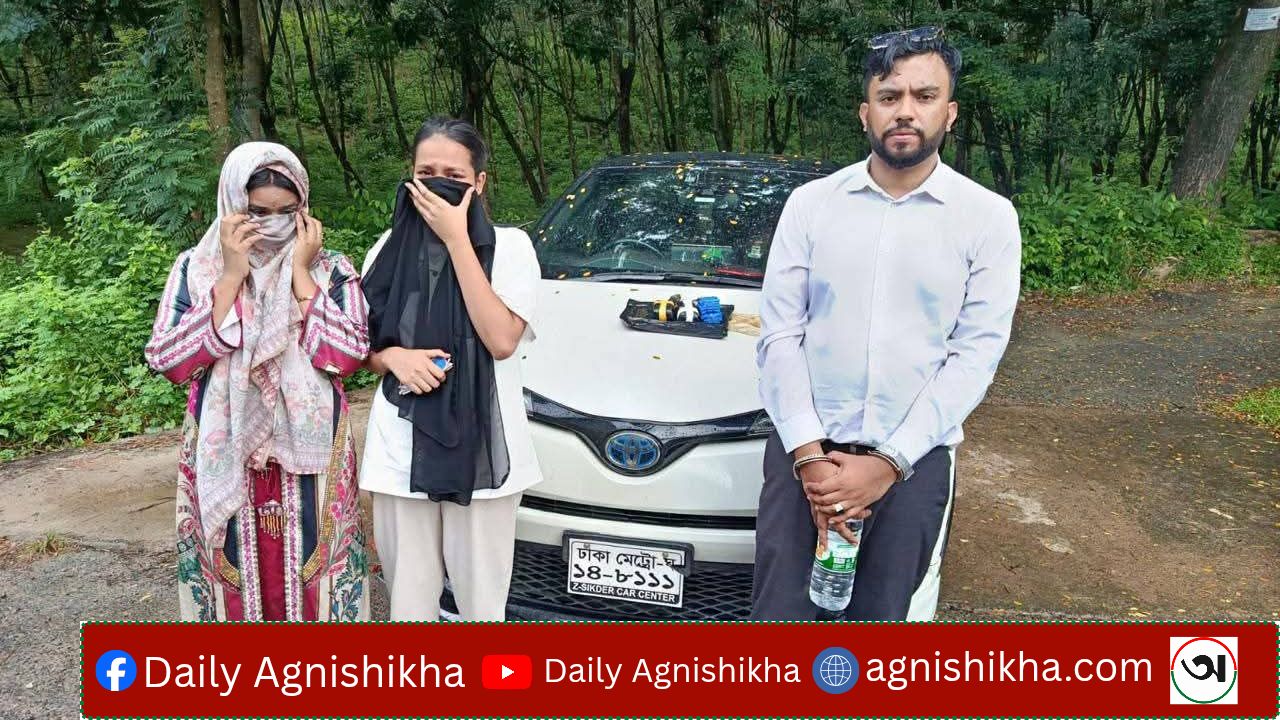 কক্সবাজারে স্বরাষ্ট্র মন্ত্রণালয়ের স্টিকার লাগানো গাড়িতে ইয়াবা পাচার, আটক ৩