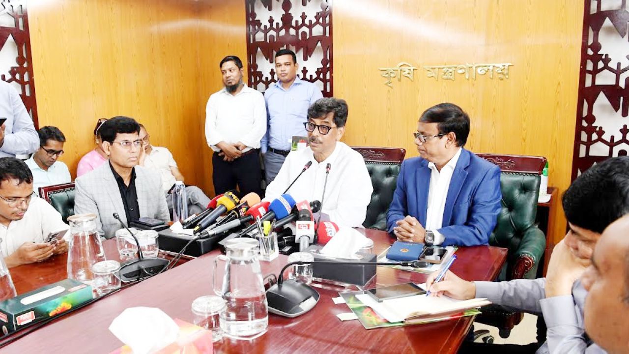 ১৮০ দিনের কর্মসূচির অগ্রগতি সন্তোষজনক, পর্যাযক্রমে আমদানি নির্ভরতা কমবে : কৃষিমন্ত্রী
